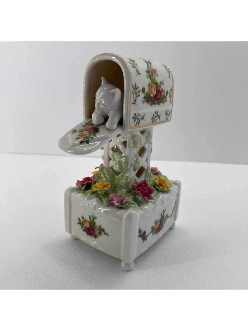 Royal Albert Old Country Roses Mailbox Kitten Porcelain Music Box Vintage White